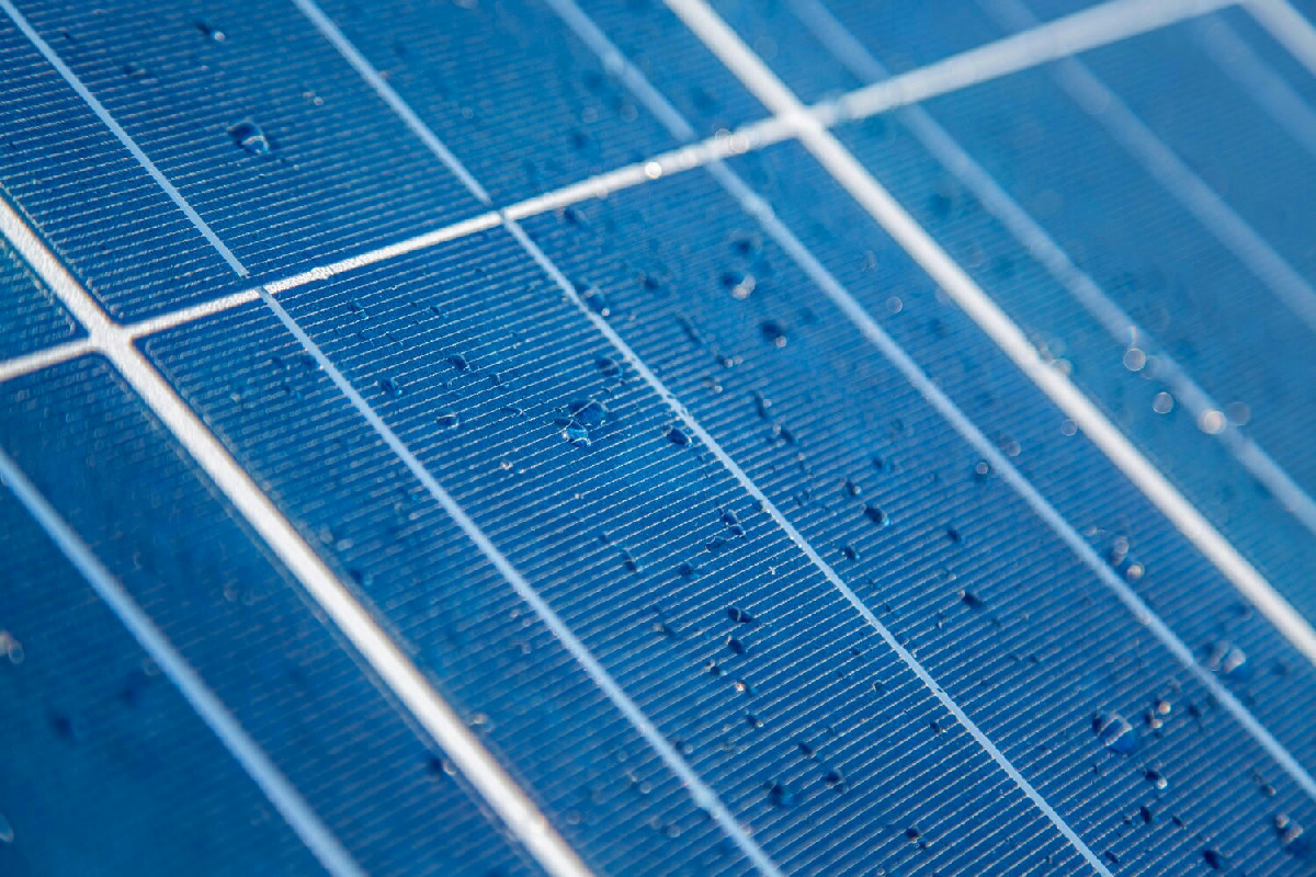 Materiali innovativi per celle solari leggere e flessibili che producono energia pulita e accessibile