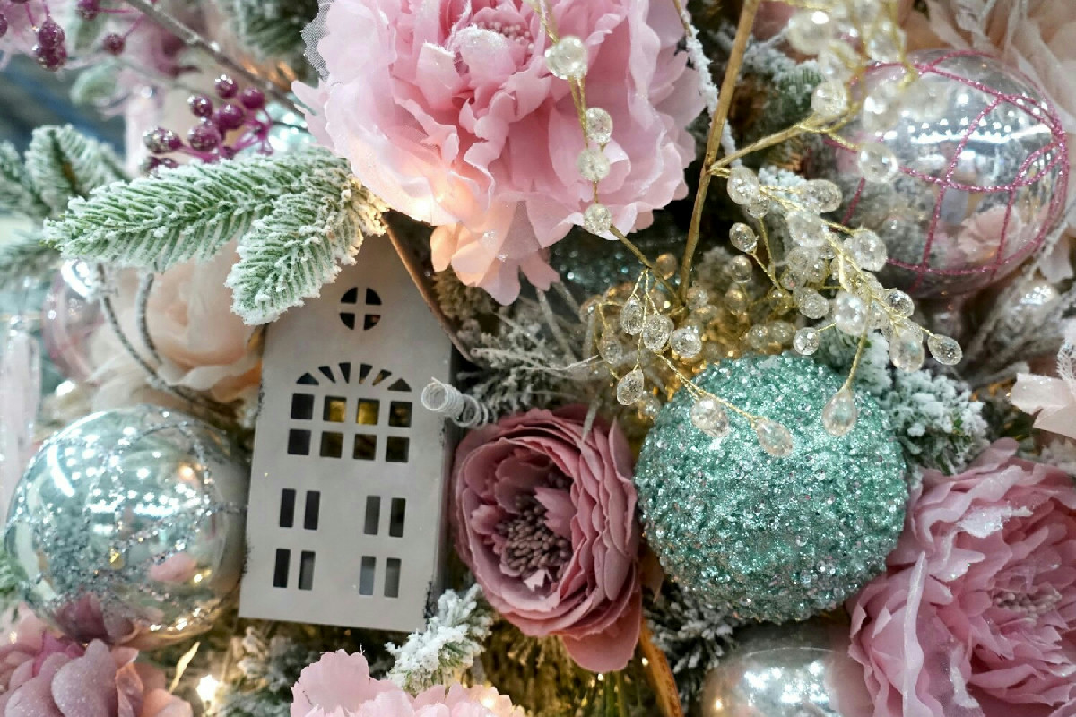 Soggiorno natalizio shabby chic: creare un’atmosfera raffinata con l’eleganza senza tempo